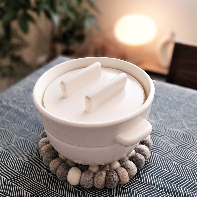 My Desk,ときめきアイテム,暮らしを楽しむ,日々の暮らし,間接照明のある暮らし,料理好き,趣味を楽しむ暮らし,器好き,柏木工ダイニングテーブル&チェア,ダイニング,土鍋,お櫃,かもしか道具店,かもしか道具店 ごはんの鍋 coco0.84.の部屋