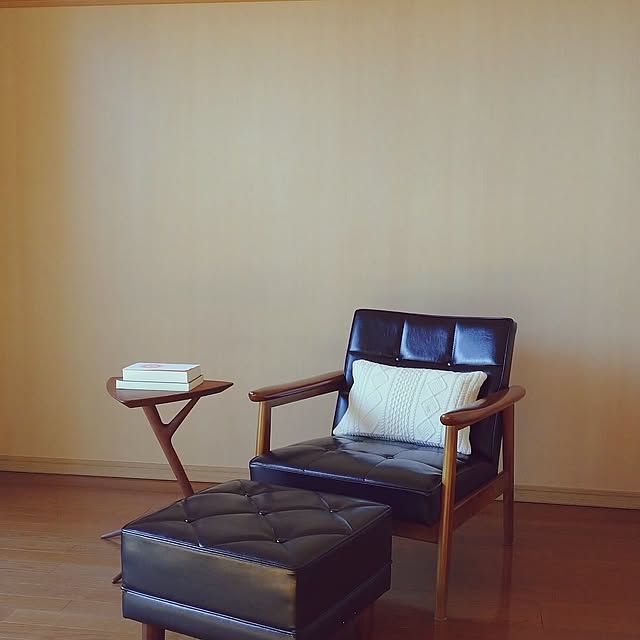 Lounge,カリモク60,ひとり暮らし,ｸｯｼｮﾝ,賃貸,木製,ｻｲﾄﾞﾃｰﾌﾞﾙ,ｳｫｰﾙﾅｯﾄ 72chocoの部屋