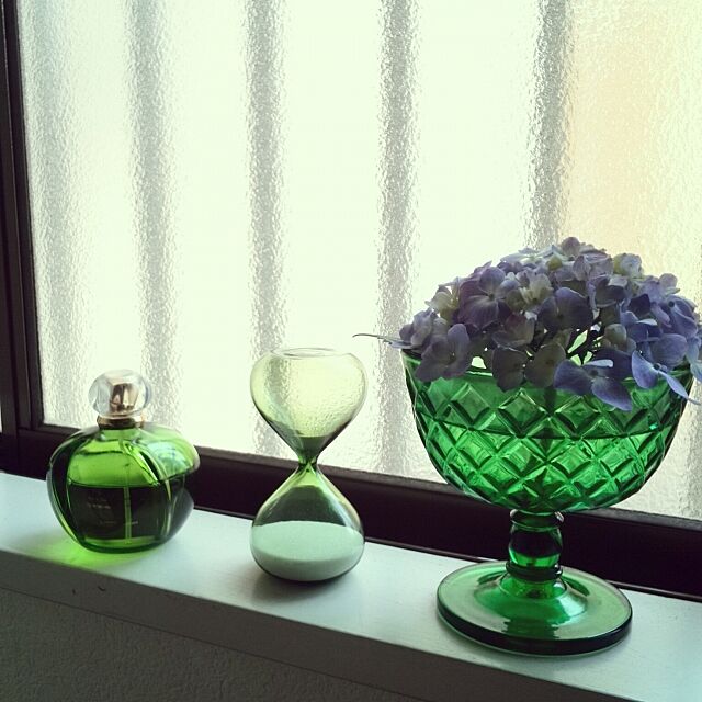Entrance,庭の紫陽花♡,ガラスカップ,砂時計大好き♡,窓辺のインテリア,香水瓶が好き♡ Renの部屋