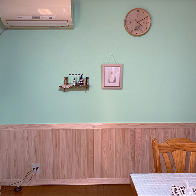 腰壁DIY,腰板DIY,壁紙の上から塗れるペンキ,ミントのアイス色,壁DIY,ヒノキの香り,On Walls miiko3の部屋
