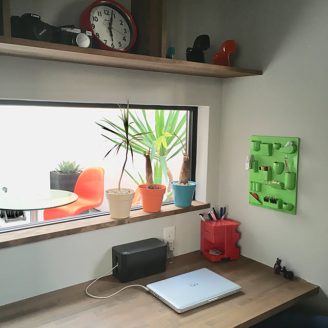My Desk,パキラ,セリア,ウーテンシロ,ボビーワゴン,ミニチュア,パントンチェア,Vitra,植木鉢,海外インテリア,バリミ布教委員会,注文住宅,ミッドセンチュリーモダン,珪藻土の壁,ヴィンテージ,家づくり,ミッドセンチュリー,新築一戸建て mashleyの部屋