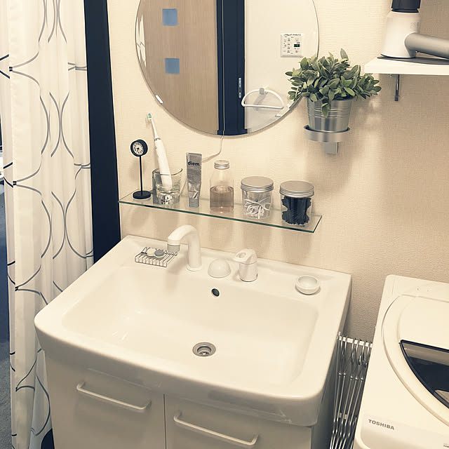 Bathroom,一人暮らし,プチプラインテリア,IKEA,ディスプレイ,連投すみません,棚の中まで綺麗にしたい,賃貸でも諦めない！,1K,モノトーン,フェイクグリーン,海外インテリアに憧れる,無印良品,山崎実業 ixumiの部屋