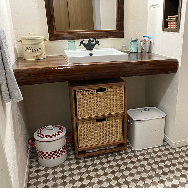 DIY,DIY棚,アンティーク,ヴィンテージ,DIY漆喰壁,リフォーム後,ホーロー,Bathroom leonaの部屋