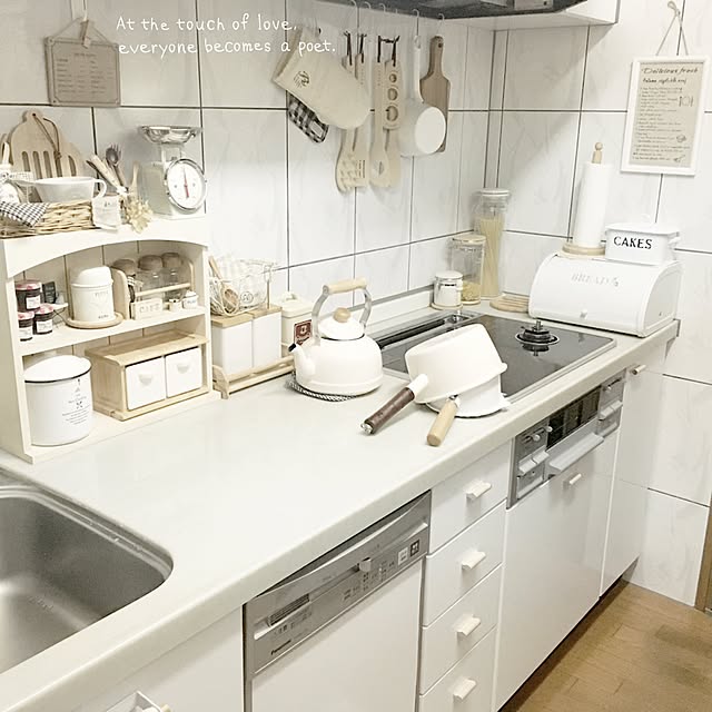 Kitchen,キッチンリセット,今年もよろしくお願いします♡,マンション　ナチュラル,ナチュラルが好き,ナチュラル同盟♡,白×木が好き♪,キッチン雑貨,かご大好き♡,ホーローケトル,ホーロー鍋,ギンガムチェック kanodeの部屋