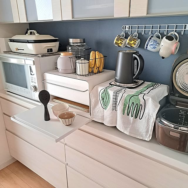 Kitchen,便利アイテム,towerシリーズ,キッチン家電下スライドテーブル,レンジ下トレー,便利,シンプル,建売,2枚投稿,RoomClipショッピング Jijiの部屋