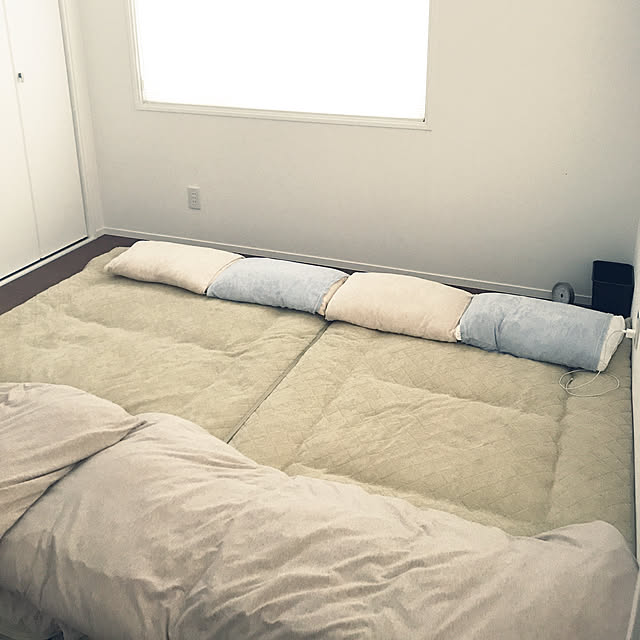 Bedroom,レッドチェリー,建具は白です,布団派,床暖房,シンプル,こどもと暮らす。,i-smart,一条工務店,ナチュラル,寝室 namekoの部屋