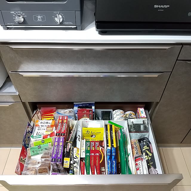 Kitchen,食材ストック,すっきり収納,ニトリ,整理ボックス クラネ,カテゴリー別収納,収納,丸みのないケース,デッドスペースなし,綾野製作所,プロージット,ムーンシルバー,3枚投稿,アラジントースター,シャープ,ヘルシオ,非常食収納,米びつ収納,前回picよりいろいろ減ってます,カップボード,キッチンカウンター,ハイカウンター,ジャワカレー,カレーの恩返し,奥まで引き出せる meiの部屋