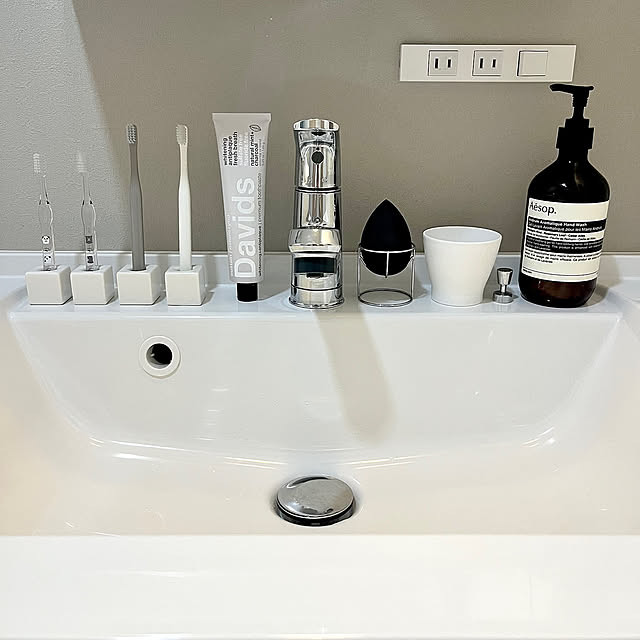Bathroom,モノトーン,davits,ESOPハンドソープ,seria,洗面台,シンプルな暮らし,建売をオシャレにしたい,建売り住宅,シンプルインテリア,洗面所 fee...の部屋