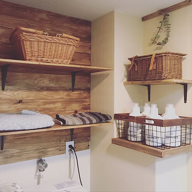 Bathroom,サニタリー,いつもいいねありがとうございます♡,ディスプレイ,IG→yomichan01,アンティーク,カフェ風,マンション,レトロ,DIY,セルフリノベーション,カゴ,ドライフラワー,詰め替え用ボトル,ボトル,ワイヤーカゴ,ニトリ yomichanの部屋