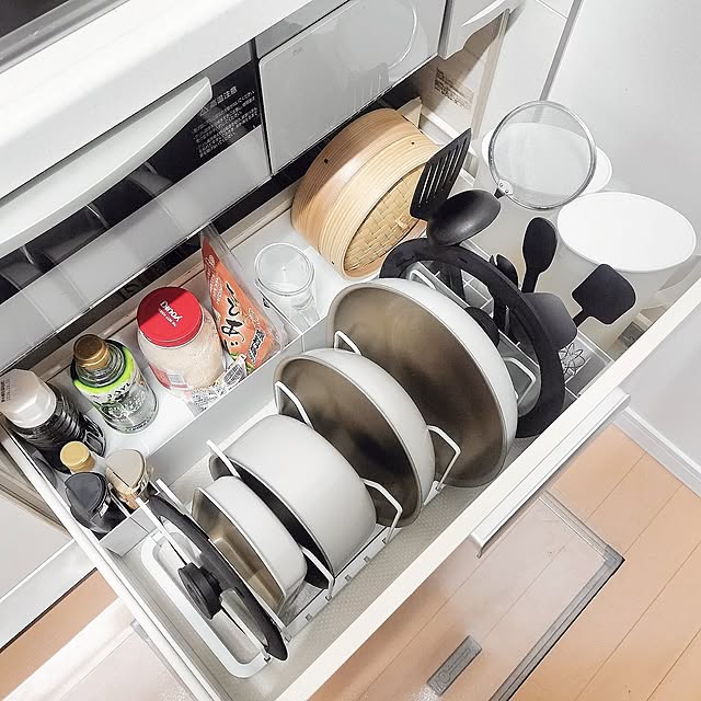 キッチン収納,中古戸建て,好きなものに囲まれて暮らす,お気に入りに囲まれた暮らし,アイデア収納,キッチン雑貨,キッチンツール,コンロ下収納,収納,収納アイデア,収納スペース,フライパン収納 oomiの部屋