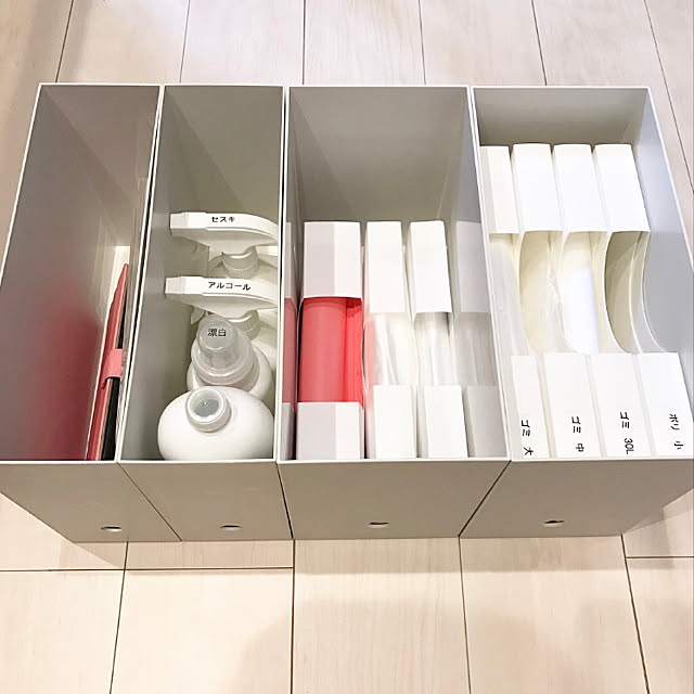 見た目も使い勝手もおまかせ スプレーボトルの収納方法 Roomclip Mag 暮らしとインテリアのwebマガジン 見た目も使い勝手もおまかせ スプレーボトルの収納方法 Roomclip Mag 暮らしとインテリアのwebマガジン