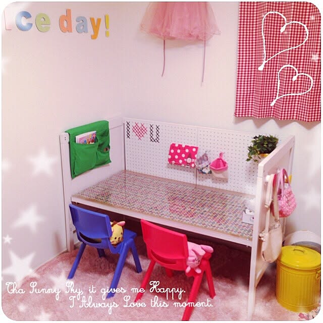 My Desk,ハンドメイド,子供と暮らす。,子供部屋,IKEAのフック,クロスステッチ,ベビーベッド リメイク,有孔ボード,パンチングボード,ニトリのラグ,IKEA,IKEAのベビーベット chikoの部屋