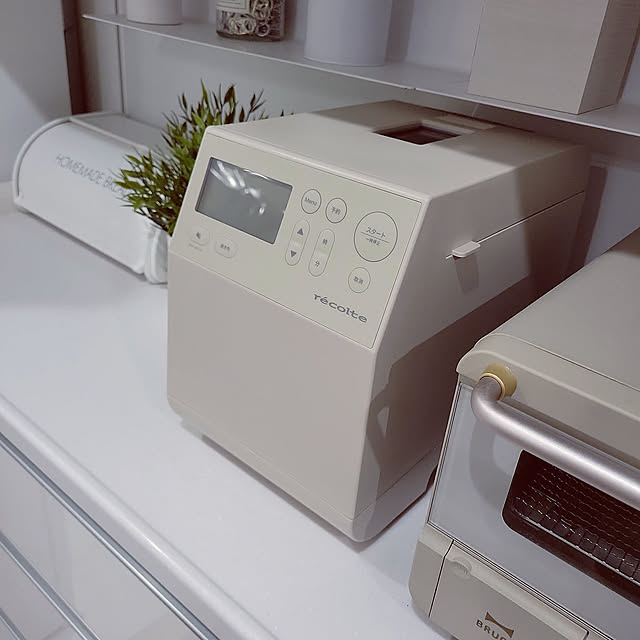 Kitchen,ホワイトインテリア,マグネットラック,towerシリーズ,シンプルデザインに惹かれる,キッチンディスプレイ,マグネット収納,ホーローパネル,お気に入り,買い替えました,タカラスタンダードキッチン,レコルト,おしゃれ家電,レコルト ホームベーカリー,クラッソ,キッチン家電,ホームベーカリーにおまかせ♡,ベージュ,コンパクトな暮らし,スチームオーブントースター,ブルーノ,recolte,ホームべーカリー,100均,ブルーノオーブントースター,多機能ホームベーカリー,手作りパン,おうち時間 maruの部屋