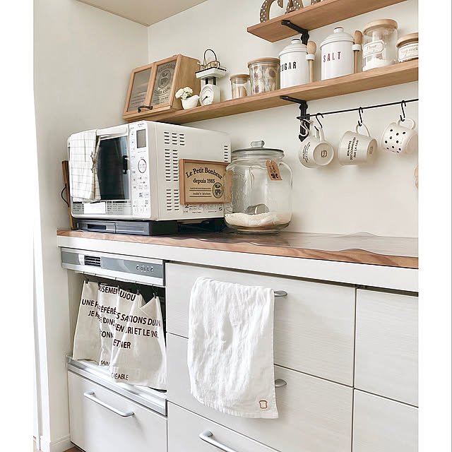リピ買い,刺繍タオル,セリア,カップボード,ナチュラルインテリア,見せる収納,ウォールシェルフ,Kitchen makochi.mの部屋