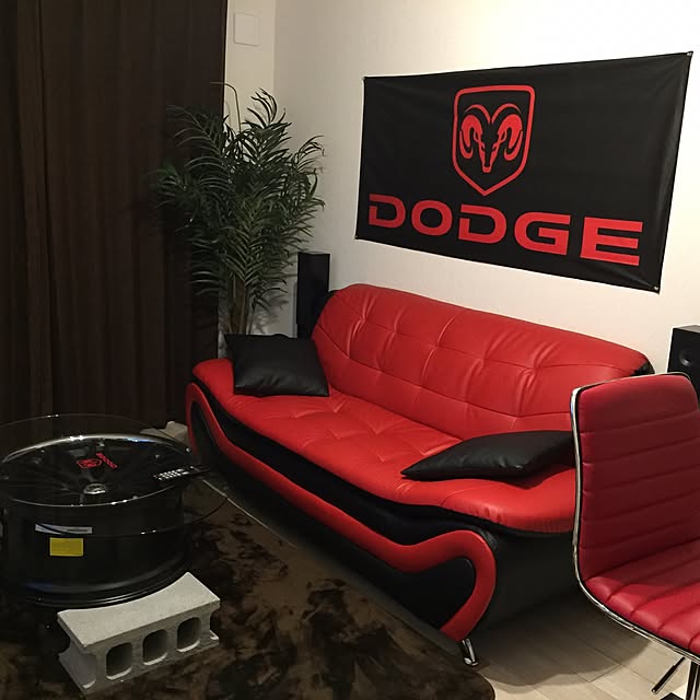 Lounge,赤黒インテリア,赤黒,DODGE,観葉植物,ソファ,ニトリ,ホイールテーブル mameの部屋