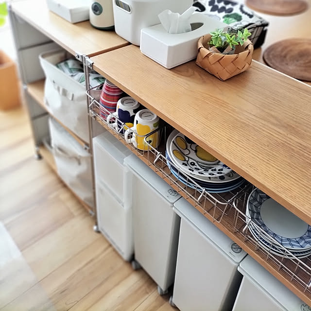 Kitchen,お気に入りのかご・バスケット,かご収納,ステンレスワイヤーバスケット,3COINS,北欧食器,食器収納,オープン収納,死角収納,マグカップ 収納,マリメッコ,見せる収納,ARABIA,ゴミ箱収納,水杉バスケット,100均アイテム,フェイクグリーン,波佐見焼のお皿,スチールユニットシェルフ,ルームクリップショッピング,シンデレラフィット,マグカップ,キッチン収納,収納ボックス,59回目のmag掲載,ルームクリップマグ掲載♡,2023.2.27,71回目のmag掲載,2023.6.29,77回目のmag掲載 hihaの部屋