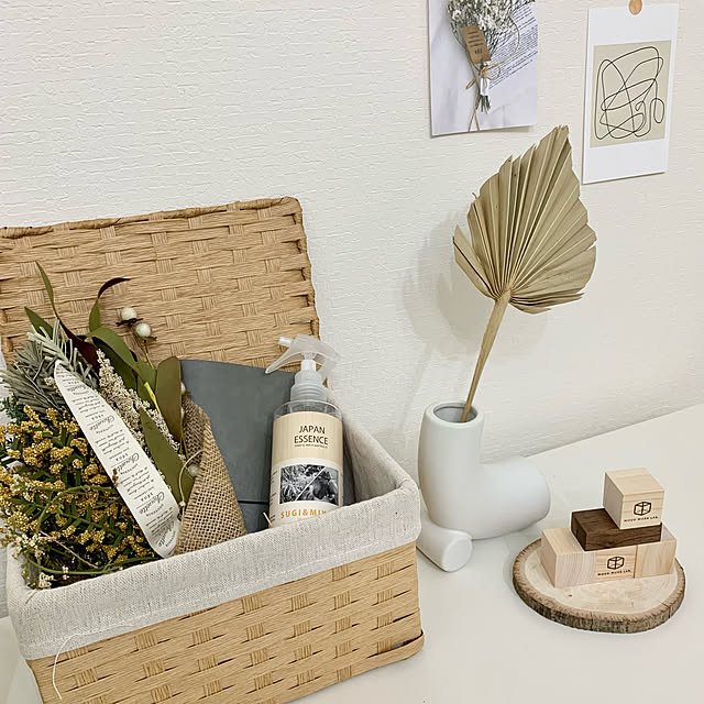 ディスプレイ,アロマブロック,ルームミスト,消臭,除菌グッズ,芳香剤,woodworklab,woodchange,新生活フェス2021,木のある暮らし,木のぬくもり,木が好き,暮らしを楽しむ,モニター当選,WOOD POTPOURRI,香りのある暮らし,モニター中,wood,ナチュラルインテリア,スリコ,スリーコインズ,フラワーベース,フェイクスワッグ,ミモザ,スワッグ,韓国インテリア,棚の上ディスプレイ,バスケットかご,ダイソーカゴ,ダイソー,My Shelf NAO0314の部屋