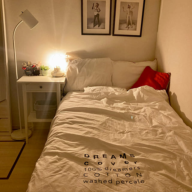 無印良品ベッド,ニトリ　照明,ニトリ　フロアスタンド,IKEA サイドテーブル,ZARA HOME,IKEA 照明,IKEA 雑貨,Bedroom Rio333の部屋