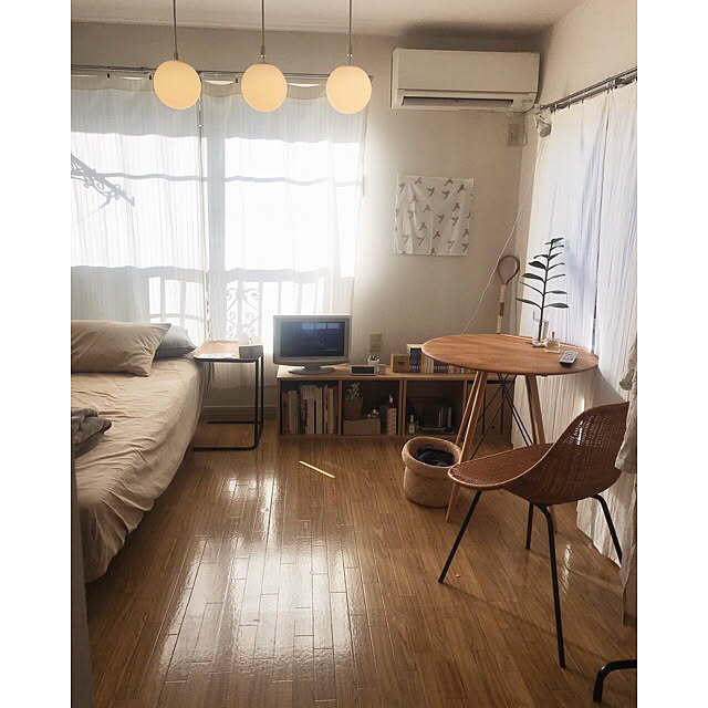 Overview,丸いテーブル,間接照明のある暮らし,一人暮らし,無印良品,ひとり暮らし 1K,独り暮らし,チェア,植物,植物のある暮らし,FOUND MUJI,1K,椅子,IDEE,もたない暮らし,必要最低限,必要最低限で暮らしたい,テーブル,ひとり暮らし,間接照明,必要なものだけ kkc8の部屋