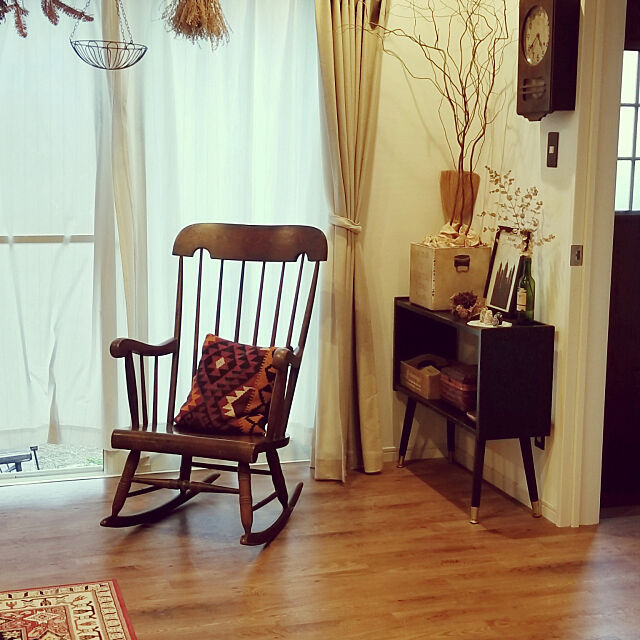 椅子,ロッキングチェア,振り子時計,ふるいもの,古道具,ドライフラワー,ペルシャ絨毯風 kotasukyの部屋