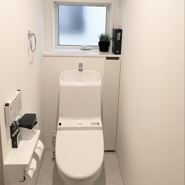 Bathroom,モノトーンインテリア,収納,Instagramやってます,暮らし,白黒インテリア,整理収納部,シンプルライフ,insta→_______7hm7_,モノトーン,ミニマリスト,ミニマル __________7hm7_____の部屋