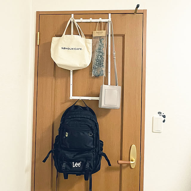 On Walls,死角の使い方,ドア裏スペース活用,管理しやすい,高さ調節可能,見やすい,嵩張らない,山崎実業,かばんかけ,フック,娘部屋♡,ネット通販 kawauso15の部屋