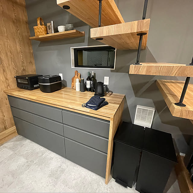 Kitchen,カップボード,観葉植物,造作,グレーの壁紙,IKEA,カフェ風,吊り階段,雑貨 CKの部屋