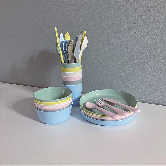 くすみカラー,子供用食器,食器,淡い色,IKEA,北欧,My Desk mouseの部屋
