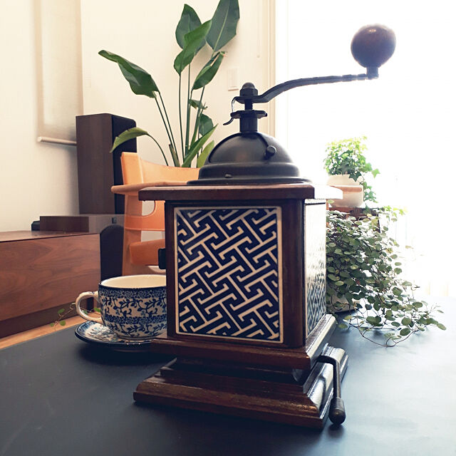 My Desk,手動式コーヒーミル,昭和レトロ,衝動買い,スパニッシュチェア,観葉植物,オーガスタ hanappaの部屋