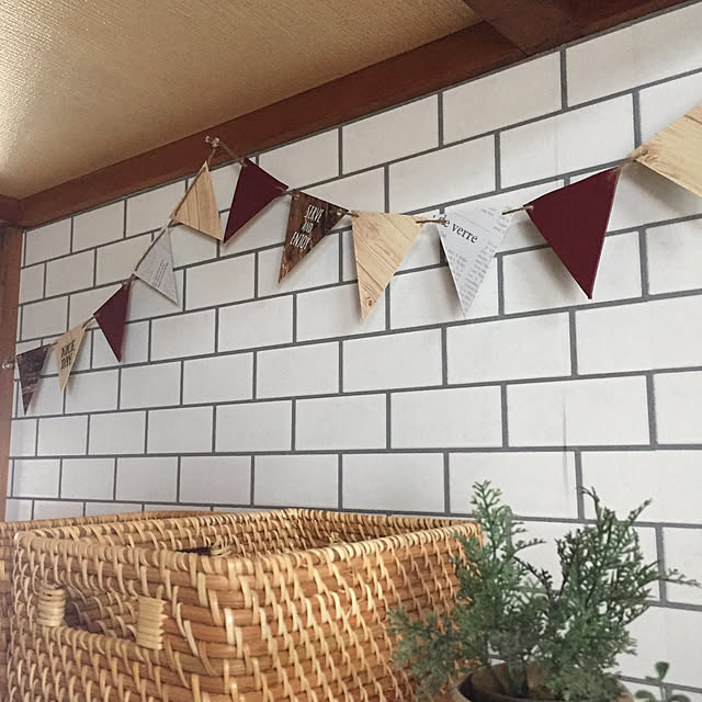 On Walls,Daiso,セリア,フェイクレザー,麻紐,転写シール,リメイクシートの余りで,工作用厚紙,リメイクシート,10分でできる,ガーランド手作り tokiの部屋