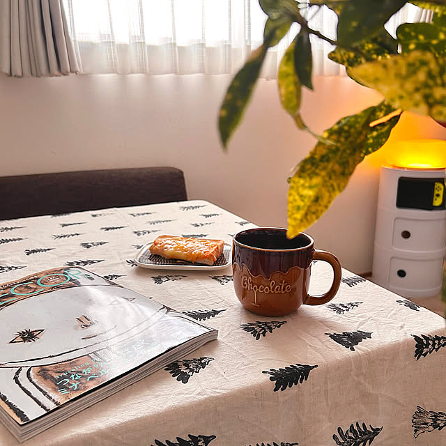 My Desk,テーブルランプ,marimekko,マリメッコ,hmhome,テーブルクロス,unico,THREEPPY,マグカップ,IKEA,ダイニング,いいね、フォロー本当に感謝です♡,茶色LOVE同好会,観葉植物,冬,ナチュラルインテリア,ティータイム,ダイニングテーブル,ナチュラル bubueの部屋