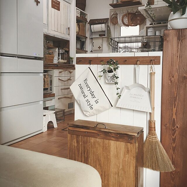 On Walls,ゴミ箱DIY,食器棚リメイク,流木,流木の取っ手,使いやすいキッチンを目指して！ tomoの部屋