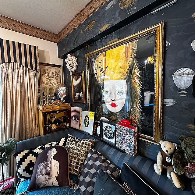 Lounge,アートポスター,ポスター,IKEA,ヒグチユウコ,アートを飾る,マキシマリストの部屋,アートを飾る暮らし,アン・ヴァレリー・デュポン okyame-chanの部屋