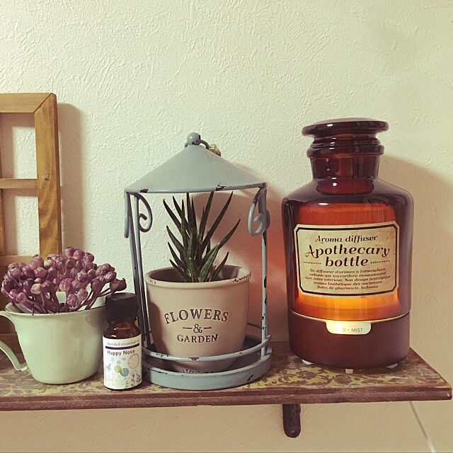 My Shelf,花粉症,リラックス,薬瓶みたい,エッセンシャルオイル,生活の木,ミントグリーン,アロマディフューザー,アロマ,アンティーク kachucoの部屋
