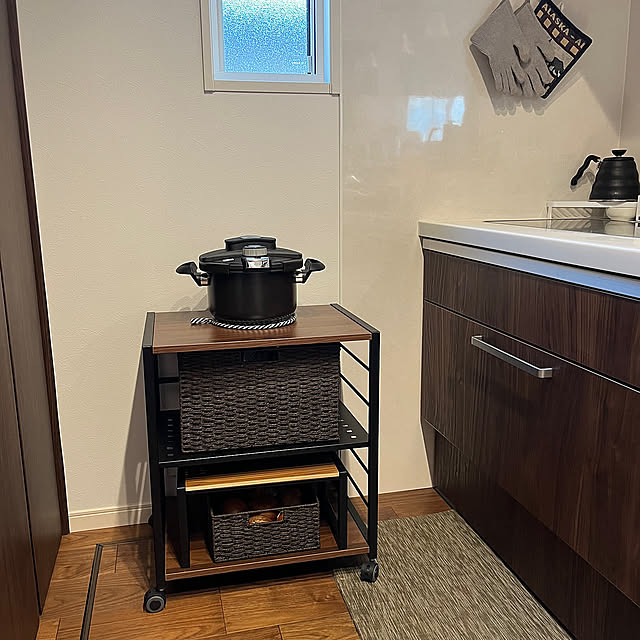 Kitchen,tower踏み台,towerシリーズ,ニトリのカゴ,トリプルワイドIH,Panasonic IH,ラクシーナ,Panasonicキッチン,キッチンワゴン,キッチン収納,お家見直し,シンプルモダン,注文住宅,4人家族,ウォールナット好き♥︎ tomokokoの部屋