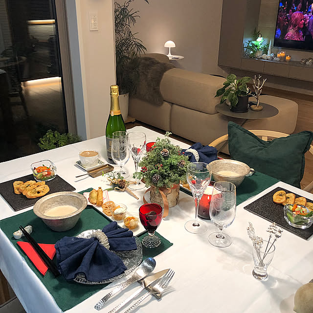 My Desk,クリスマス,ダイニング,小さな幸せ,食卓,冬,食,ディナー,暮らしを楽しむ,クリスマスイヴ,フォロー&いいね ありがとうございます♡,テーブルこーディネート,お家ディナー,読んでくれてありがとうございます♡,夫婦ふたり暮らし,2024,楽しむLIFE,夜ごはん,あたたかい料理,クリスマスツリー Rororiの部屋