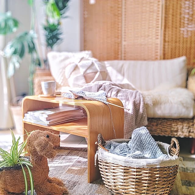 Lounge,趣味時間,一人暮らし,編み物,24.11.19,ハンドメイド,観葉植物のある暮らし,URBAN GREEN LIFE,自然を感じる暮らし,バスケット,手編みセーター,ブランケット,手編みクッションカバー YuriYuriの部屋