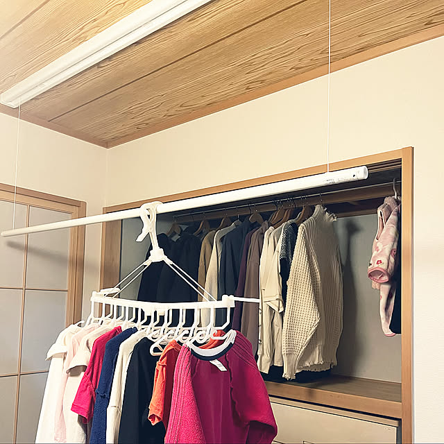 洗濯物は畳んですぐ押し入れにしまえる✨,部屋干しスペース,ホスクリーン昇降式 (操作棒タイプ),和室,On Walls,押し入れ,押し入れ改造,家事時短・効率化のための部屋作り,家事時短 pekoの部屋
