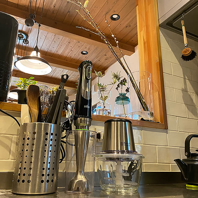 ニトリ,ハンディーブレンダー,フラワーベース,タイル壁キッチン,暮らし見直しキャンペーン,Russell Hobbs,ウッドワン,インダストリアル,杉材,木のある暮らし,ラッセルホブス ミニチョッパー,ワンコズと暮らす家,無垢床,4ブレードミニチョッパー,おうちカフェ,キャンペーン当選ありがとうございます,当選のお知らせ,植物のある暮らし,ダウンライト黒,多肉植物,緑のあるカウンター,Kitchen kinazukiの部屋