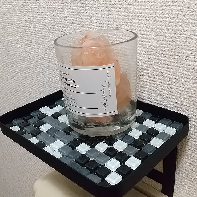 Bathroom,香りのある暮らし♡,香りのインテリア,一人暮らし,癒し,お返事遅くなりがちです。,心地よい暮らし,タイムライン見逃しがちです,癒し♡,tower,towerトイレットペーパーホルダー,Daiso,DAISO雑貨,ガラスタイル,DAISOガラスタイル,3COINS,スリコ,towerシリーズ noaの部屋