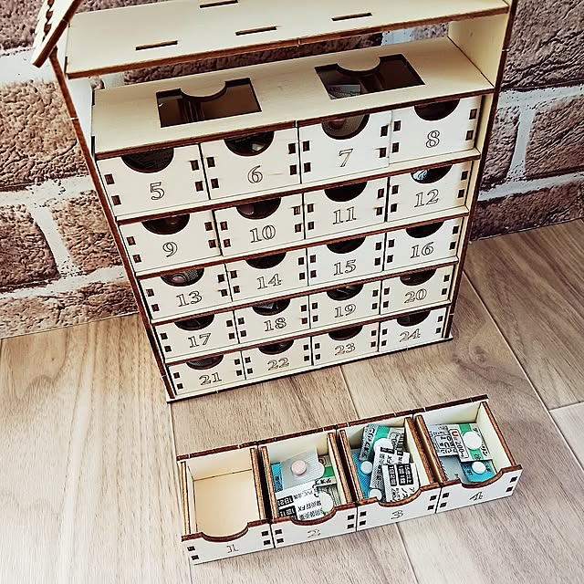 My Shelf,クリスマス,連投すみません,100均,ダイソー,ナチュラル,アドベントカレンダー,500円商品,500円,おうち型,収納,薬,薬の収納,薬収納 5101103の部屋