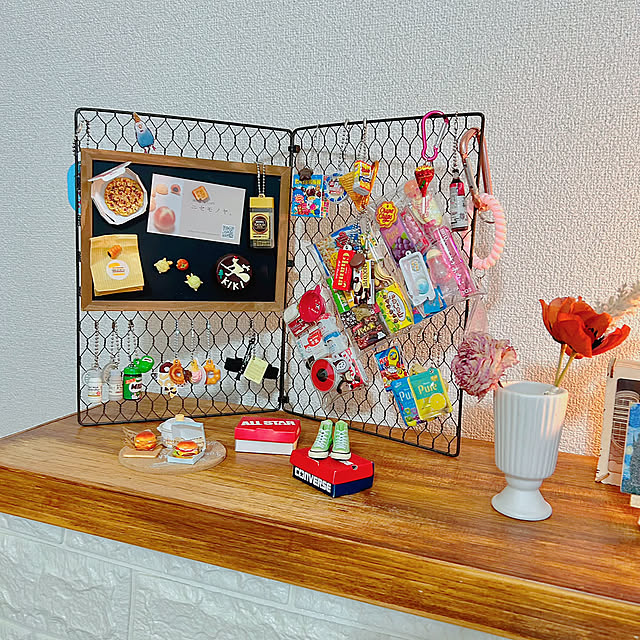 My Shelf,雑貨,ワンルーム,一人暮らし,1K,1R,いいね、フォロー本当に感謝です♡,おうち時間,見てくれてありがとうございます♡,ミニチュア,ガチャガチャ,100均リメイク,100均DIY,セリア,DIY yucca.の部屋