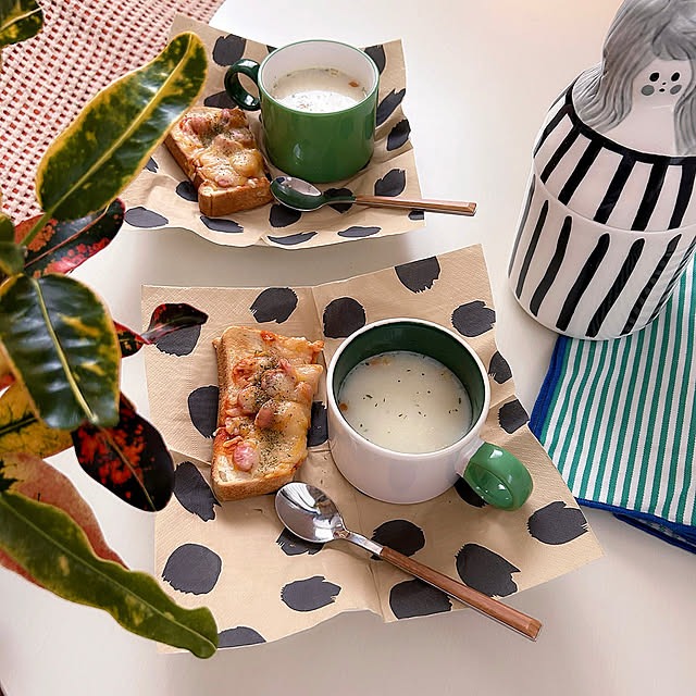 My Desk,ティータイム,ペーパーナプキン,ピザトースト,マグカップ,IKEA,グリーン,マリメッコ,marimekko,いいね、フォロー本当に感謝です♡,Francfranc,柄好き,カラフルインテリア bubueの部屋