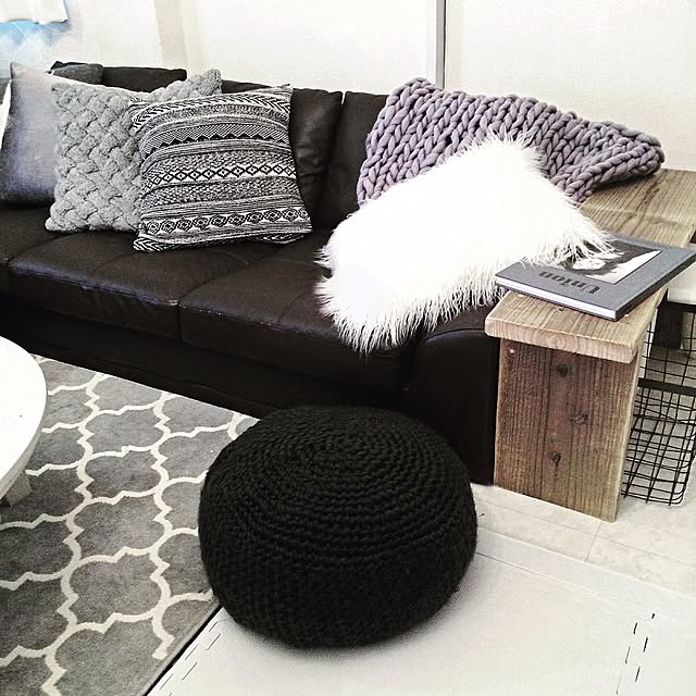 Overview,プフ,PUEBCO,H&M HOME,フランフラン,WOODPRO,ニトリ,モロッカンラグ,ダイソー,編み物初心者,ハンドメイド,ニットプフ,模様替え,100均,白黒グレー,モノトーン,グレー好き♡,merino wool rurika_54の部屋