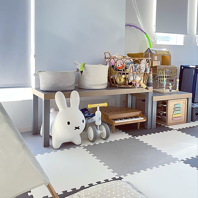グレーインテリア,プレイマット,IKEA,アクタス,jarnal standard,カゴ,バスケット,ラタンカゴ,コットンロープ,おもちゃ収納,ファミリールーム,キッズルーム,お気に入りのかご・バスケット,子どものいる暮らし,Overview miraiiの部屋