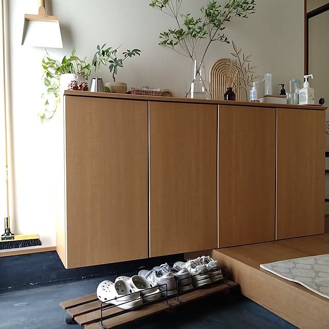 Entrance,隙間収納,100均,キャスター付き,すのこ,ドウダンツツジのある暮らし,観葉植物のある暮らし,グリーンのある暮らし,ドウダンツツジ,フラワーベース,ホルムガード,グリーン,花瓶,かご収納,吊り下げ収納,無印良品 壁に付けられる家具,掃除道具,無印良品,七夕,デッドスペース yukoの部屋