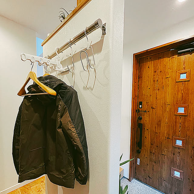 パイプハンガー,一時置きスペース,玄関収納,コートハンガー,家族の時間,ナチュラル素材のアイテム,田舎暮らし,Entrance obuta47300の部屋
