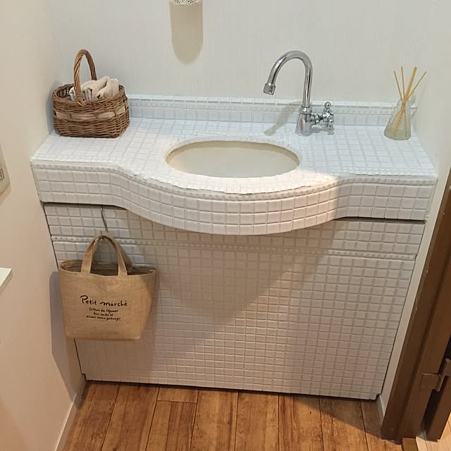 小さなスペース、トイレのイメージチェンジはDIYで♪