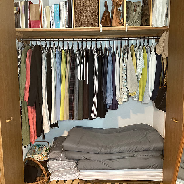 On Walls,手持ちの服の可視化,ニトリの布団セット,クローゼット収納見直し,クローゼット収納,クローゼットの中,捨て活,中古物件,終の住処 kazu-cafeの部屋