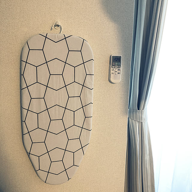 アイロン台収納,アイロン台,壁かけ収納,一人暮らし,ナチュラル,ニトリ,IKEA,On Walls,吊り下げ収納 tatk___の部屋